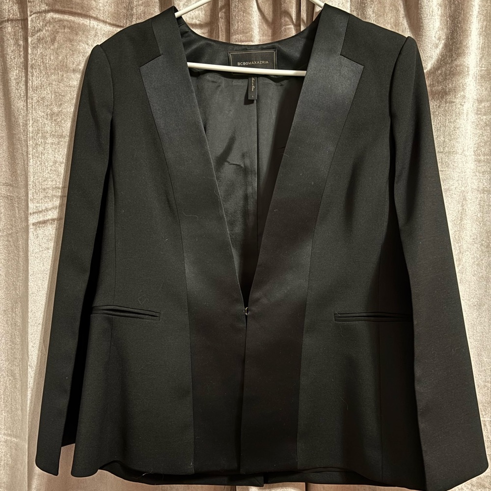 BCBGMaxAzria Black Tuxedo Cape Jacket